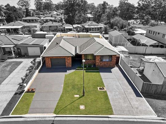 27 Larapinta Crescent, St Helens Park, NSW 2560 - Photo 1