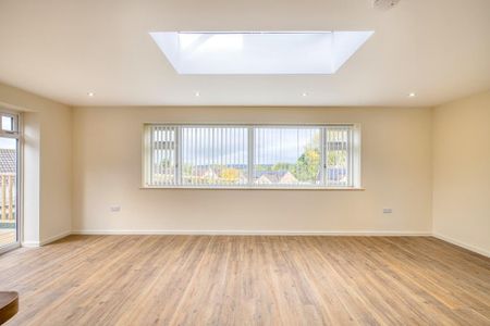 4 bedroom chalet to rent - Photo 2