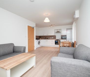 Well Presented, Two Bed, Furnished Apartment with Secure Parking cl... - Photo 4