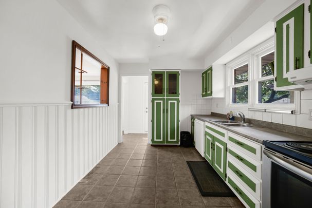 For Lease - 272 Upper Paradise Road, Hamilton, Ontario - Photo 1