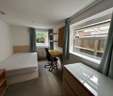 1 bedroom in a house share to rent - Photo 4