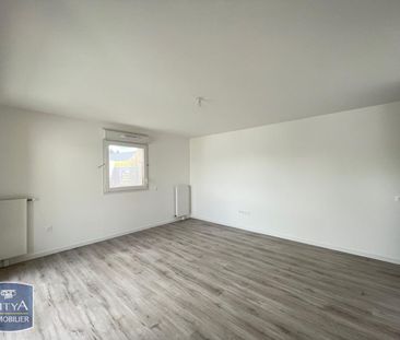 Location Appartement 4 pièces 82m² MONT ST AIGNAN 76130 - Photo 1