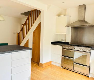 4 bedroom detached house to rent - Photo 3