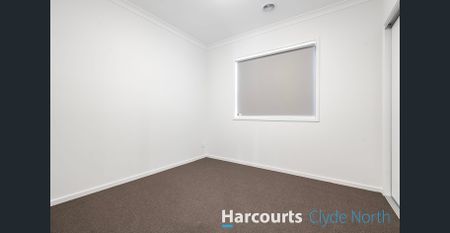 Spacious 3 Bedroom in Evergreen with TWO Living Spaces! - Photo 3