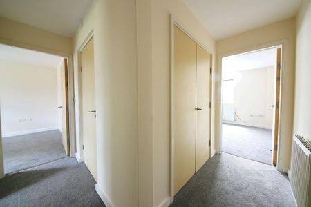 2 bedroom flat to rent - Photo 4