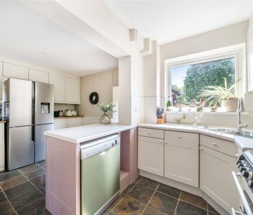 3 bedroom detached house to rent - Photo 5