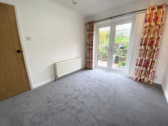 2 bedroom detached bungalow to rent - Photo 1