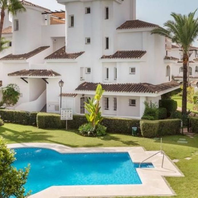 Alquiler de piso en Urbanización Los Naranjos de Marbella, 50 - Photo 1