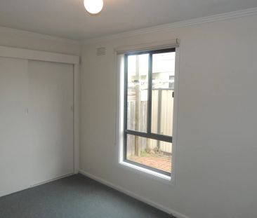 Cosy Unit in Perfect Location! - Photo 3