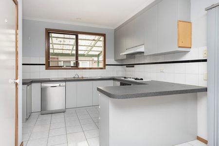 Register to Inspect // Yarraville Village Living!! - Photo 4
