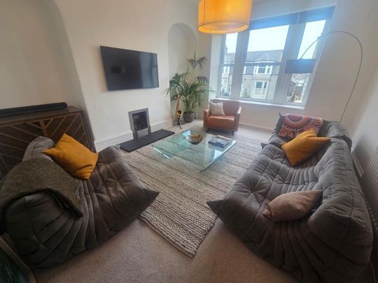 3 bedroom flat to rent - Photo 1