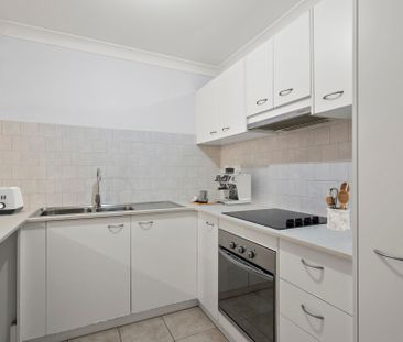 Coastal elegance in the heart of Shellharbour Village - Photo 3