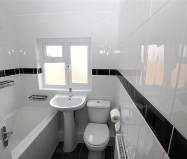 3 bedroom end of terrace house to rent - Photo 6