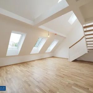 Dachgeschossmaisonette mit großem Balkon Top-Erstbezug - Photo 3