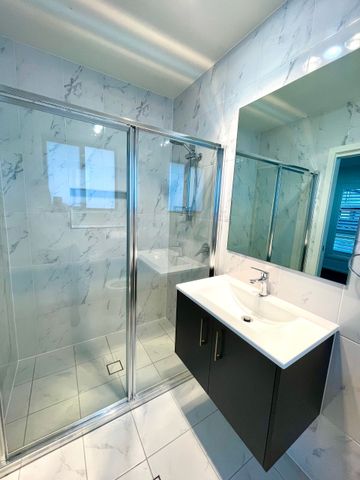 Contemporary Family Living with Space, Style & Convenience - Photo 5