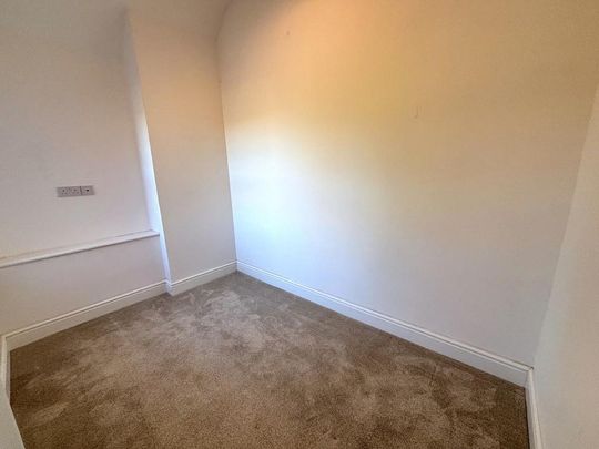 3 bedroom end of terrace house to rent - Photo 1