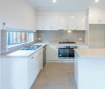 Modern Beachside Townhouse in a FHS Zone - Photo 2