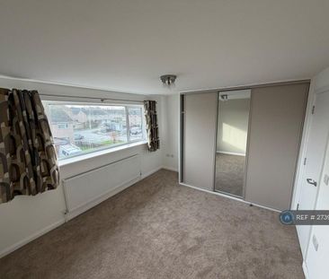 4 bedroom semi-detached house to rent - Photo 4