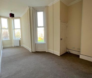 Jevington Gardens, Eastbourne - Photo 1