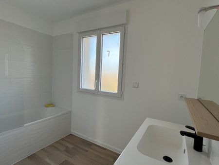 Location Maison 4 pièces 93m² LA FERTE ST AUBIN 45240 - Photo 4