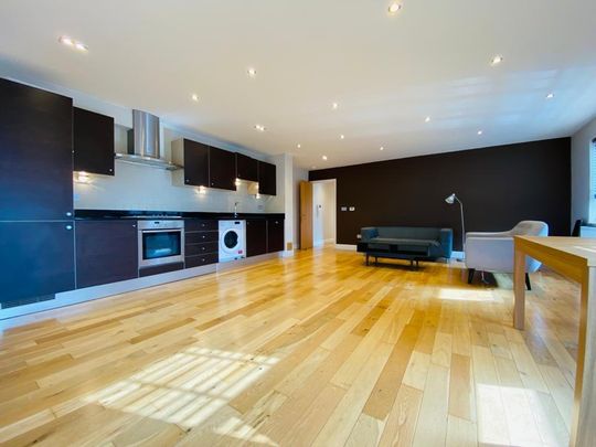 2 bedroom flat to rent - Photo 1
