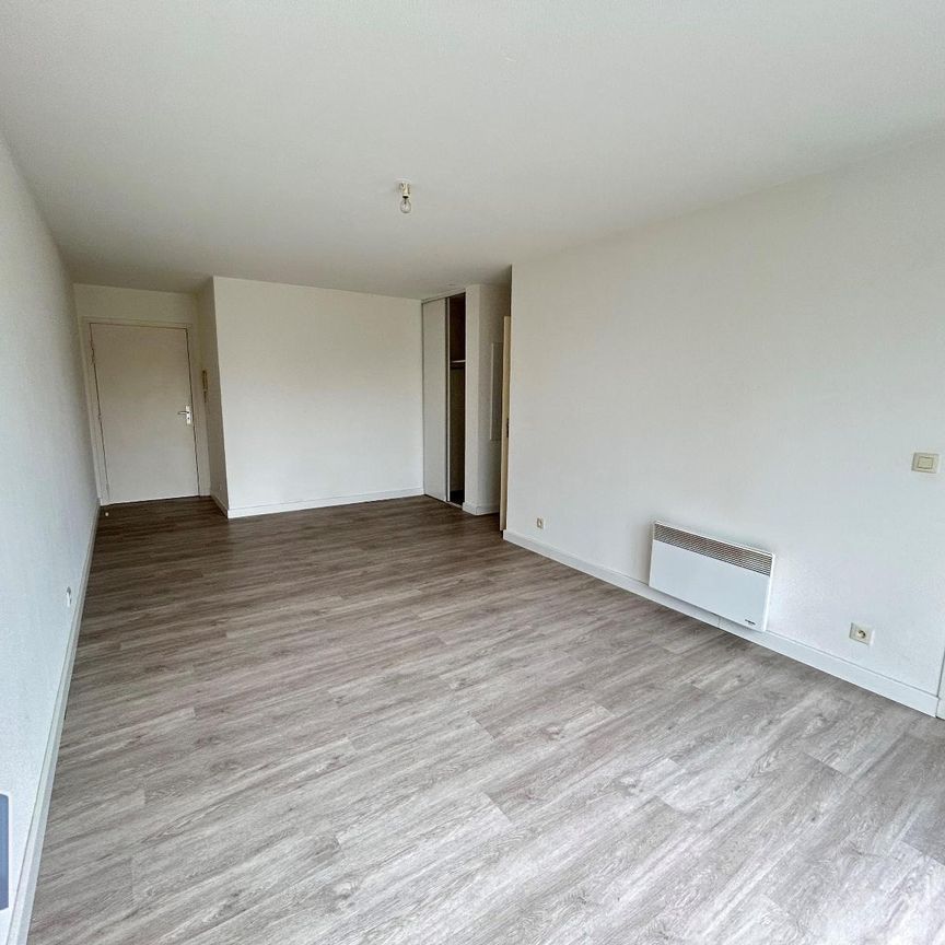 Location Appartement 2 pièces 47m² ST PIERRE DU MONT 40280 - Photo 1
