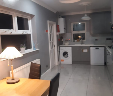 1 bedroom in a house share to rent - Photo 4