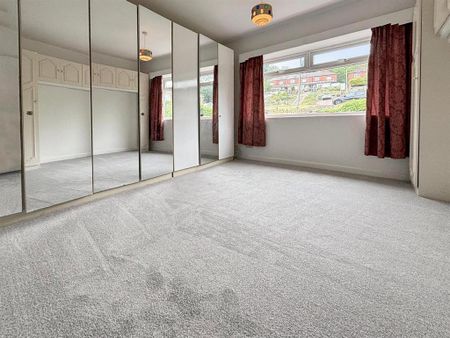 2 bedroom detached bungalow to rent - Photo 2