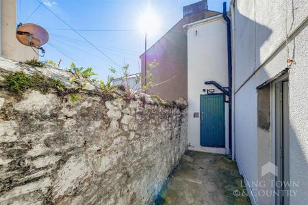 3 bedroom end of terrace house to rent - Photo 5