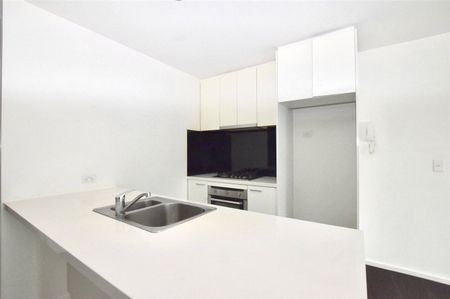 1408/241 City Road - Photo 5