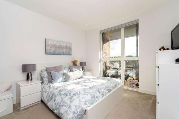 Compass Court, Smithfield Square, Hornsey, N8 - Photo 1