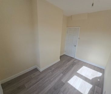 4 Bed Terraced House, Dorset Grove, BS2 - Photo 6