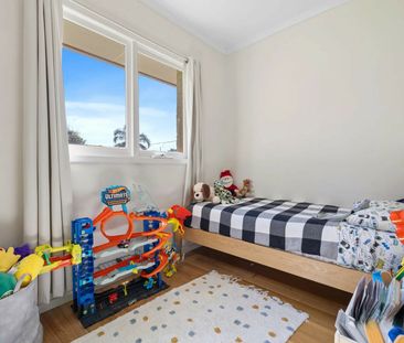 Charming Home with Flexible Living & Bayside Convenience - Photo 4