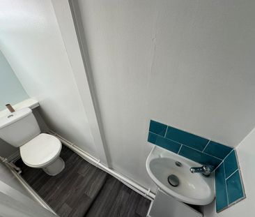 3 bedroom terraced house to rent - Photo 6