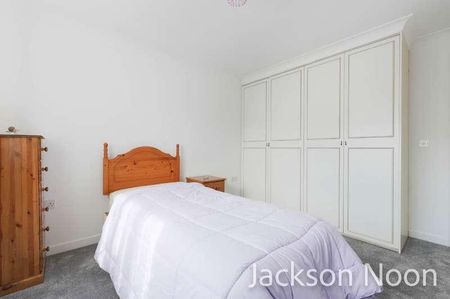 Oakmead Green, Epsom, KT18 - Photo 4