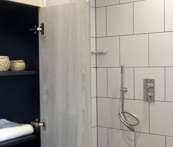 Roomy 3 Mid-century Modern - Photo 5