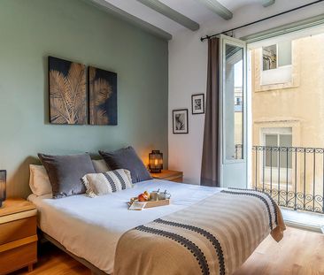 Bright 2-Bedroom Apartment with Balcony in the Heart of Las Ramblas - Photo 5