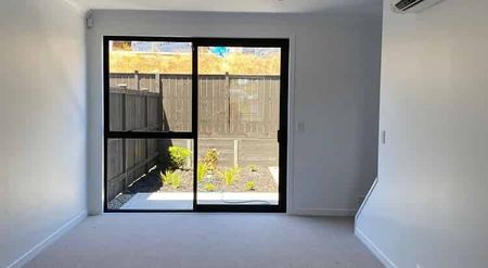 Red beach, 2 Bedrooms - Photo 2