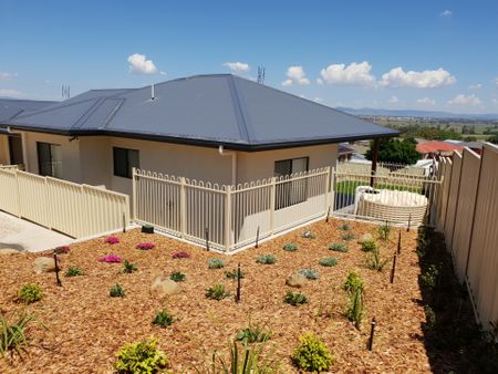 NORTH TAMWORTH- Beautiful 2 Bedroom Villa - Photo 5