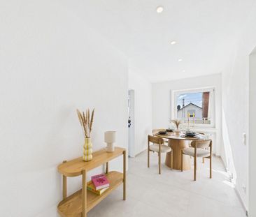 Moderne und gemütliche 4-Zimmer-DG-Wohnung mit sonniger Dachterrass... - Photo 2