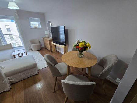 2 bedroom apartment to rent - Photo 3