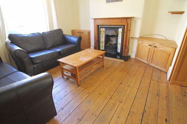 4 bedroom terraced house to rent - Photo 1