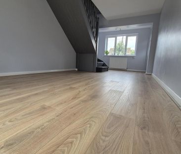 2 bedroom semi-detached house to rent - Photo 5