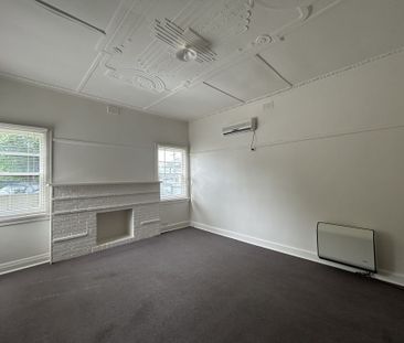 ONE BEDROOM COTTAGE ! - Photo 3