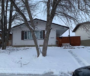 3 BEDROOM HOUSE WITH GARAGE FOR RENT IN PINERIDGE — 3 Bedrooms House - Photo 1