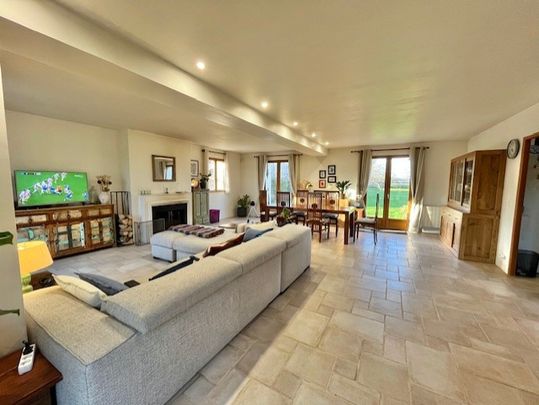 Location Maison 6 pièces 152m² LA CELLE LES BORDES 78720 - Photo 1