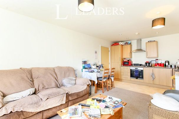 2 bedroom flat to rent - Photo 1