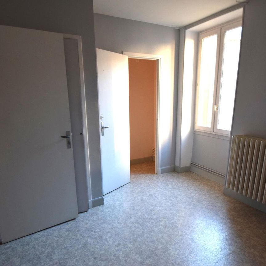 Location Appartement 2 pièces 41m² AUBENAS 07200 - Photo 1