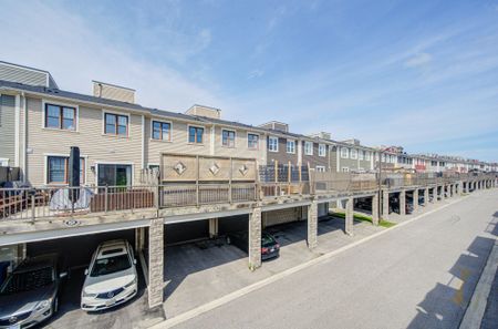 For Lease - 9 Milt Storey Lane, Whitchurch-Stouffville, Ontario - Photo 4