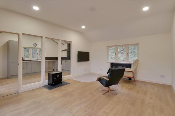 2 bedroom bungalow to rent - Photo 1
